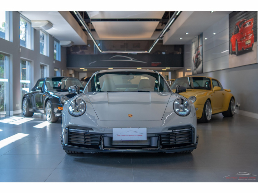 Foto do veículo PORSCHE 911 3.8 24V H6 GASOLINA TURBO PDK 2022 9.884 KM 1.227.000,00