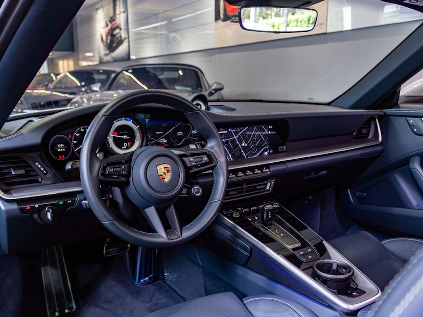 Foto do veículo PORSCHE 911 3.8 24V H6 GASOLINA TURBO CABRIOLET PDK 2022 1.057 KM 1.510.000,00