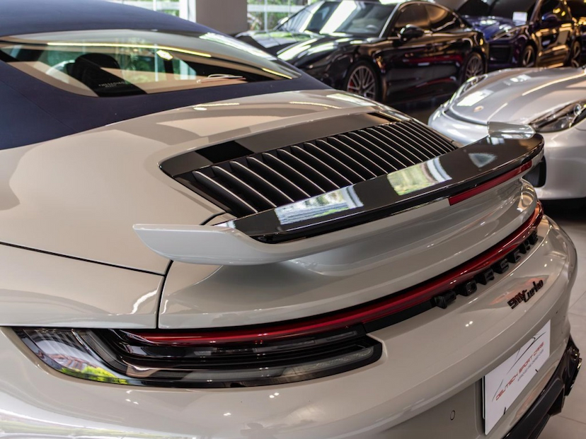 Foto do veículo PORSCHE 911 3.8 24V H6 GASOLINA TURBO CABRIOLET PDK 2022 1.057 KM 1.510.000,00