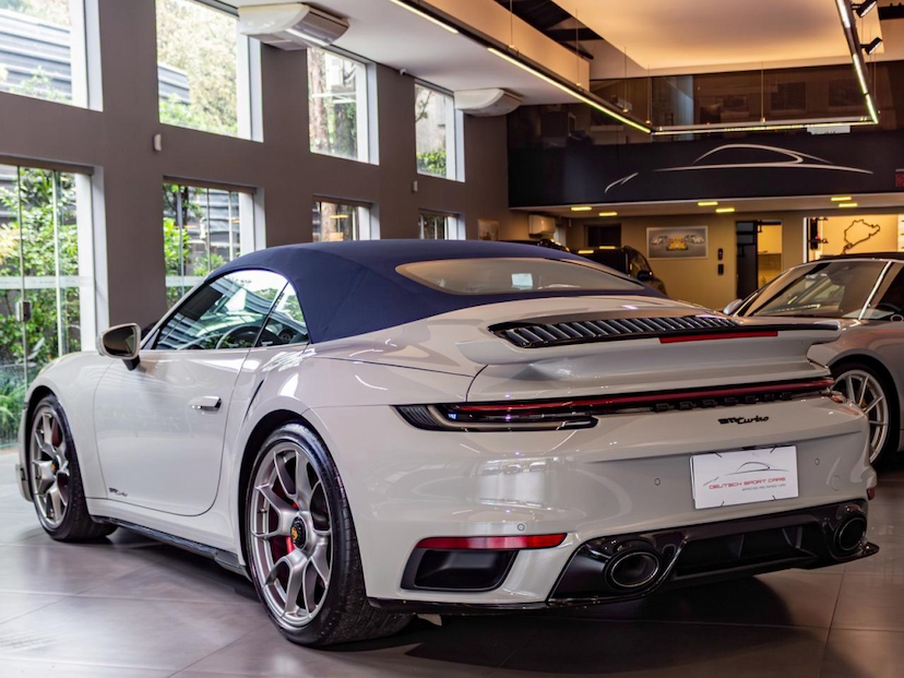 Foto do veículo PORSCHE 911 3.8 24V H6 GASOLINA TURBO CABRIOLET PDK 2022 1.057 KM 1.510.000,00