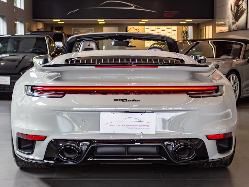 Foto do veículo PORSCHE 911 3.8 24V H6 GASOLINA TURBO CABRIOLET PDK 2022 1.057 KM 1.510.000,00