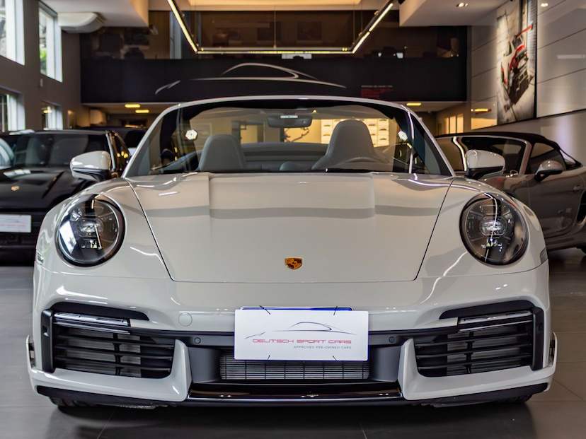Foto do veículo PORSCHE 911 3.8 24V H6 GASOLINA TURBO CABRIOLET PDK 2022 1.057 KM 1.510.000,00