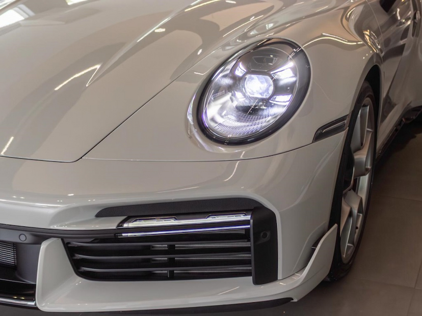 Foto do veículo PORSCHE 911 3.8 24V H6 GASOLINA TURBO CABRIOLET PDK 2022 1.057 KM 1.510.000,00
