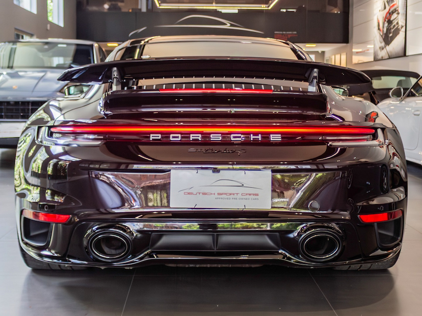 Foto do veículo PORSCHE 911 3.8 24V H6 GASOLINA TURBO S PDK 2022 6.620 KM 1.477.000,00
