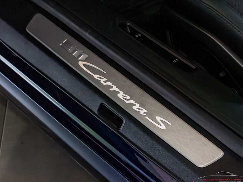 Foto do veículo PORSCHE 911 3.0 24V H6 GASOLINA CARRERA S PDK 2022 14.702 KM 820.000,00