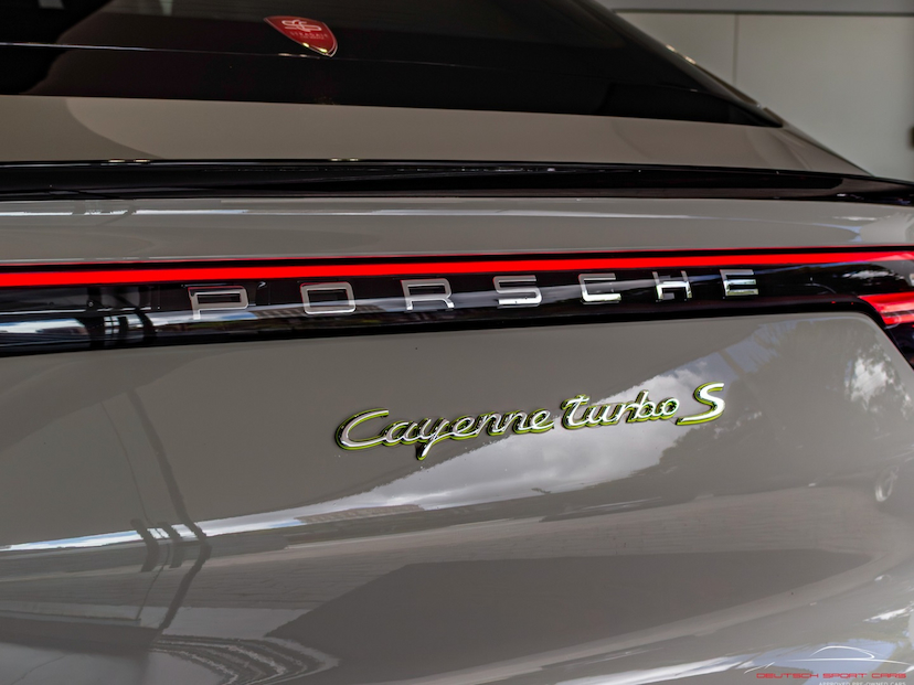 Foto do veículo PORSCHE CAYENNE 4.0 V8 TURBO S E-HYBRID COUPÉ  AWD TIPTRONIC S 2022 18.000 KM 898.000,00