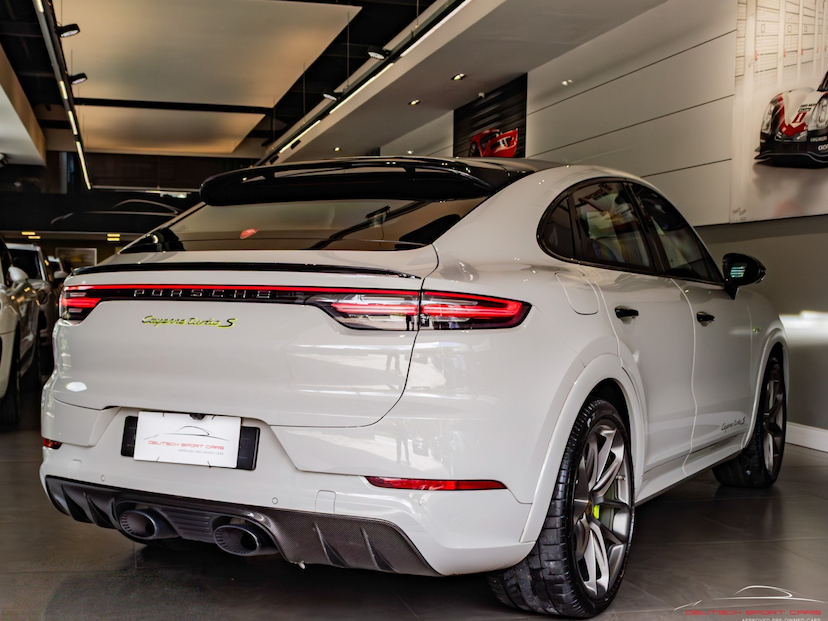 Foto do veículo PORSCHE CAYENNE 4.0 V8 TURBO S E-HYBRID COUPÉ  AWD TIPTRONIC S 2022 18.000 KM 898.000,00