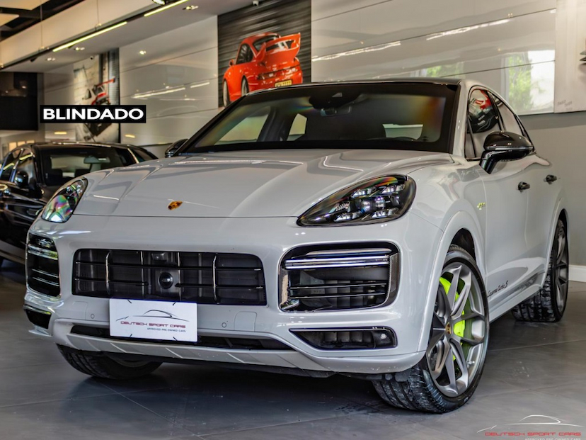 Foto do veículo PORSCHE CAYENNE 4.0 V8 TURBO S E-HYBRID COUPÉ  AWD TIPTRONIC S 2022 18.000 KM 898.000,00