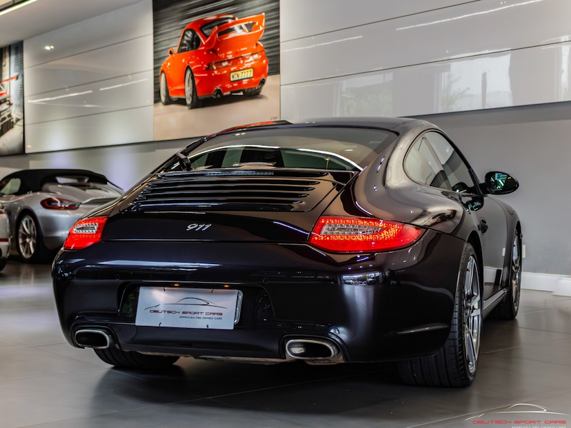 Foto do veículo PORSCHE 911 3.6 BLACK EDITION COUPÉ 6 CILINDROS GASOLINA 2P AUTOMÁTIZADO 2012 30.000 KM 465.000,00
