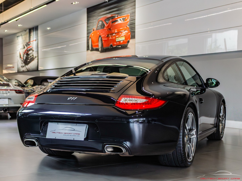 Foto do veículo PORSCHE 911 3.6 BLACK EDITION COUPÉ 6 CILINDROS GASOLINA 2P AUTOMÁTIZADO 2012 30.000 KM 465.000,00
