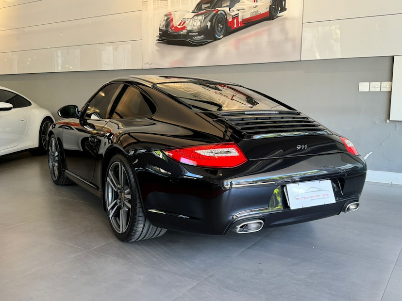 Foto do veículo PORSCHE 911 3.6 BLACK EDITION COUPÉ 6 CILINDROS GASOLINA 2P AUTOMÁTIZADO 2012 30.000 KM 465.000,00