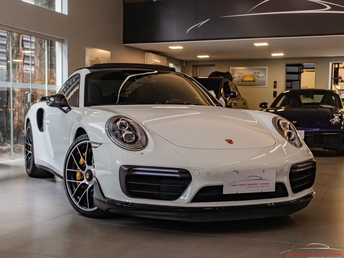 Foto do veículo PORSCHE 911 3.8 24V H6 GASOLINA TURBO S PDK 2018/2019 18.934 KM R$ 1.290.000,00