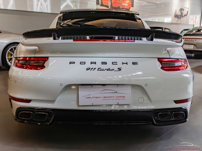 Foto do veículo PORSCHE 911 3.8 24V H6 GASOLINA TURBO S PDK 2019 18.934 KM 1.290.000,00