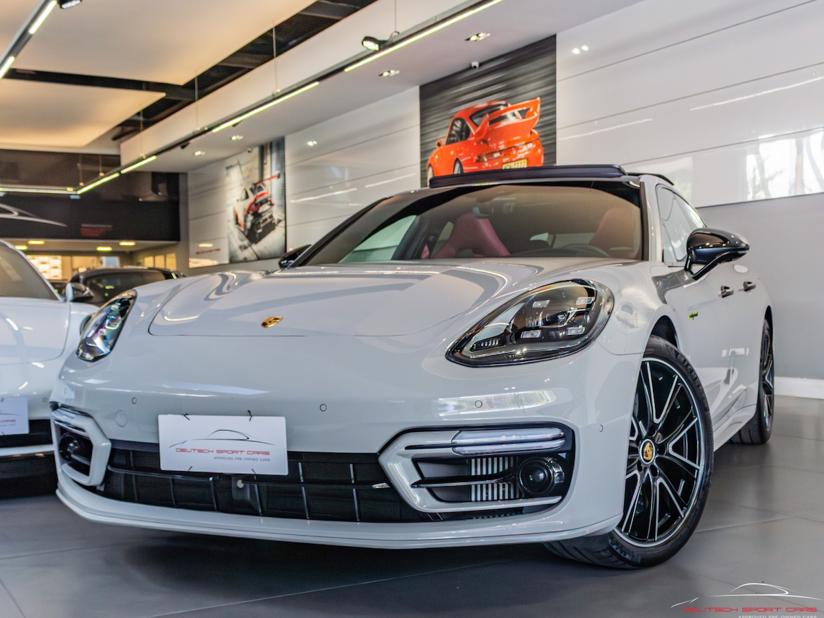 Foto do veículo PORSCHE PANAMERA 4.0 V8 E-HYBRID TURBO S PDK 2022/2023 6.811 KM R$ 959.990,00