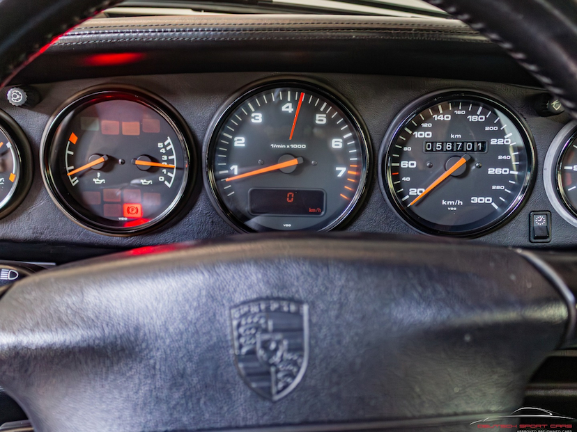 Foto do veículo PORSCHE 911 3.6 CARRERA COUPÉ 6 CILINDROS 24V GASOLINA 2P MANUAL 1994 56.700 KM 993.000,00