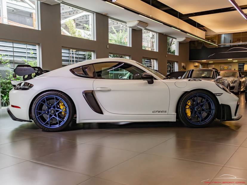 Foto do veículo PORSCHE 718 4.0 H6 GASOLINA CAYMAN GT4 RS PDK 2023 3.000 KM 1.647.000,00