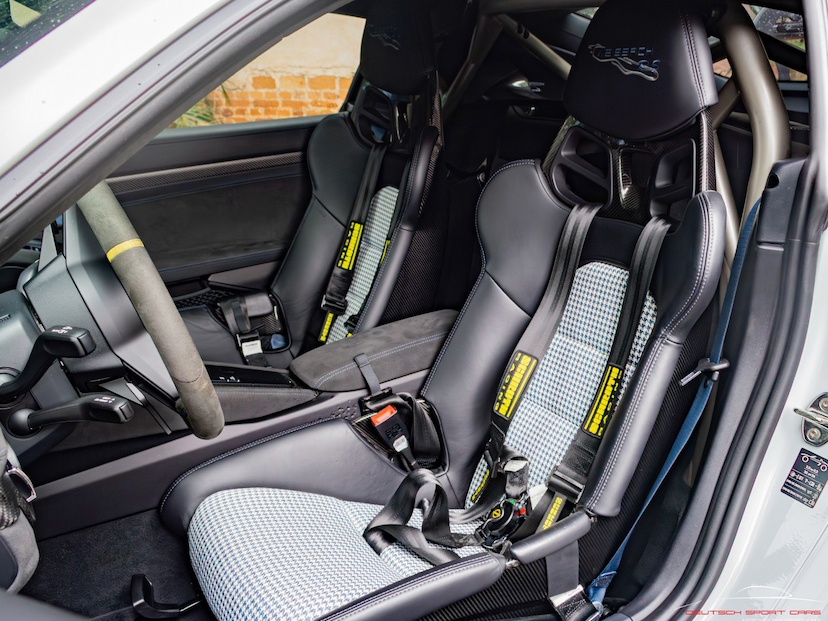 Foto do veículo PORSCHE 718 4.0 H6 GASOLINA CAYMAN GT4 RS PDK 2023 3.000 KM 1.647.000,00
