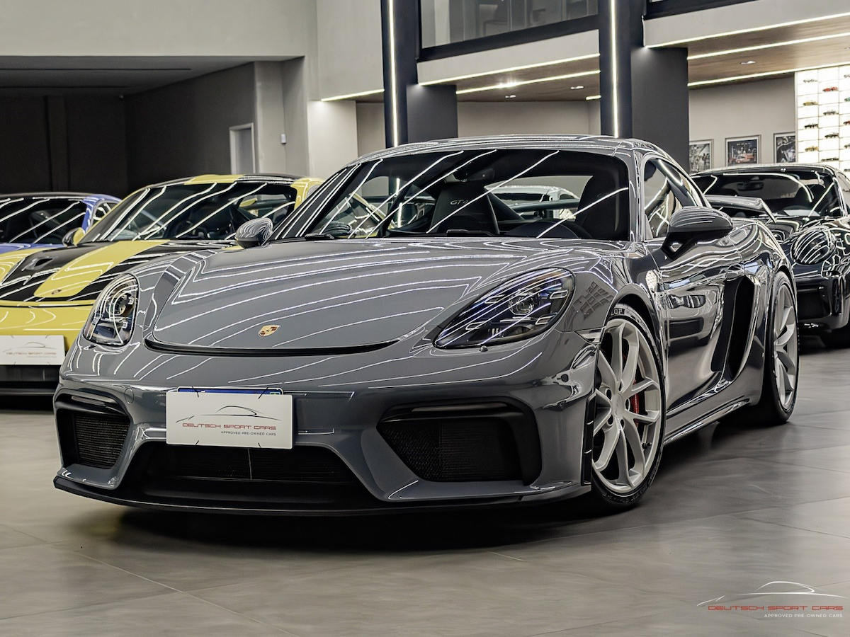 Foto do veículo PORSCHE 718 4.0 H6 GASOLINA CAYMAN GT4 PDK 2023/2023 4.111 KM R$ 865.000,00
