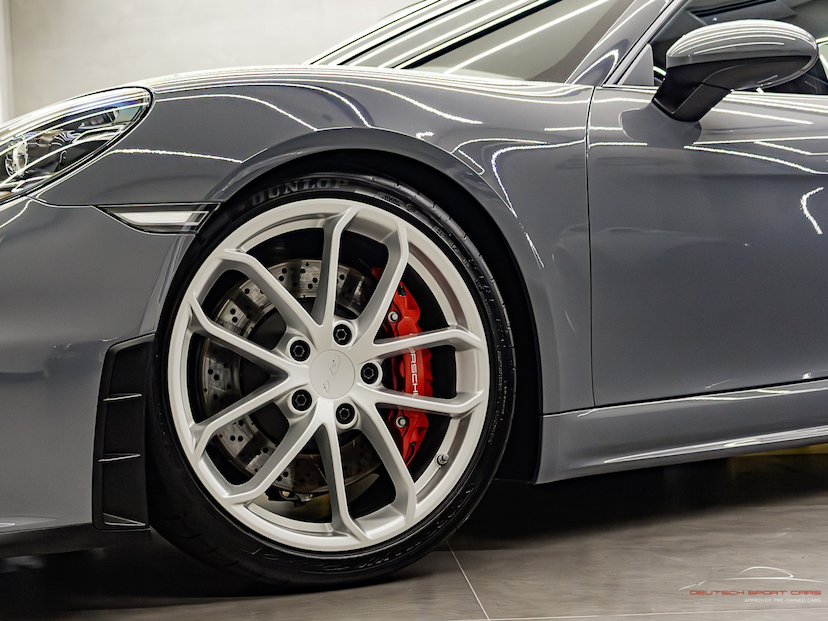 Foto do veículo PORSCHE 718 4.0 H6 GASOLINA CAYMAN GT4 PDK 2023 4.111 KM 865.000,00