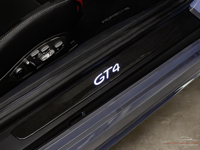 Foto do veículo PORSCHE 718 4.0 H6 GASOLINA CAYMAN GT4 PDK 2023 4.111 KM 865.000,00