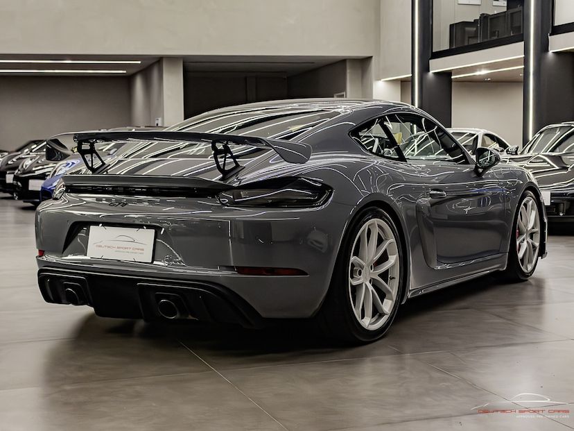 Foto do veículo PORSCHE 718 4.0 H6 GASOLINA CAYMAN GT4 PDK 2023 4.111 KM 865.000,00