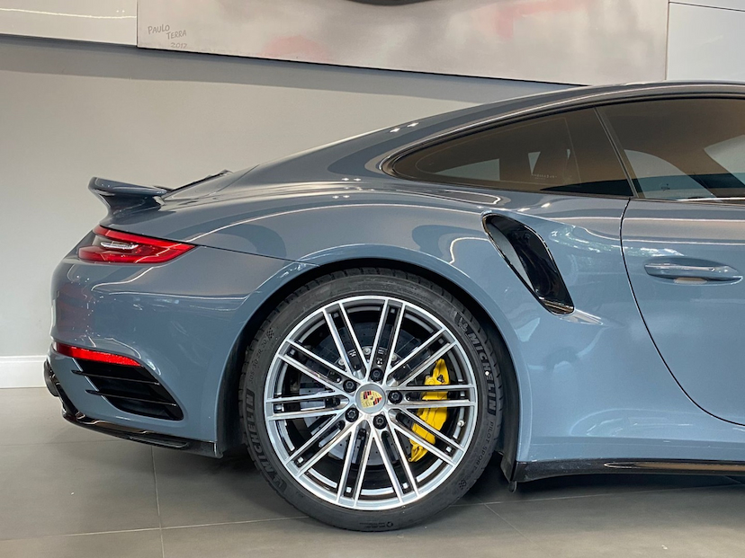 Foto do veículo PORSCHE 911 3.8 24V H6 GASOLINA TURBO S PDK 2017 16.000 KM 1.190.000,00