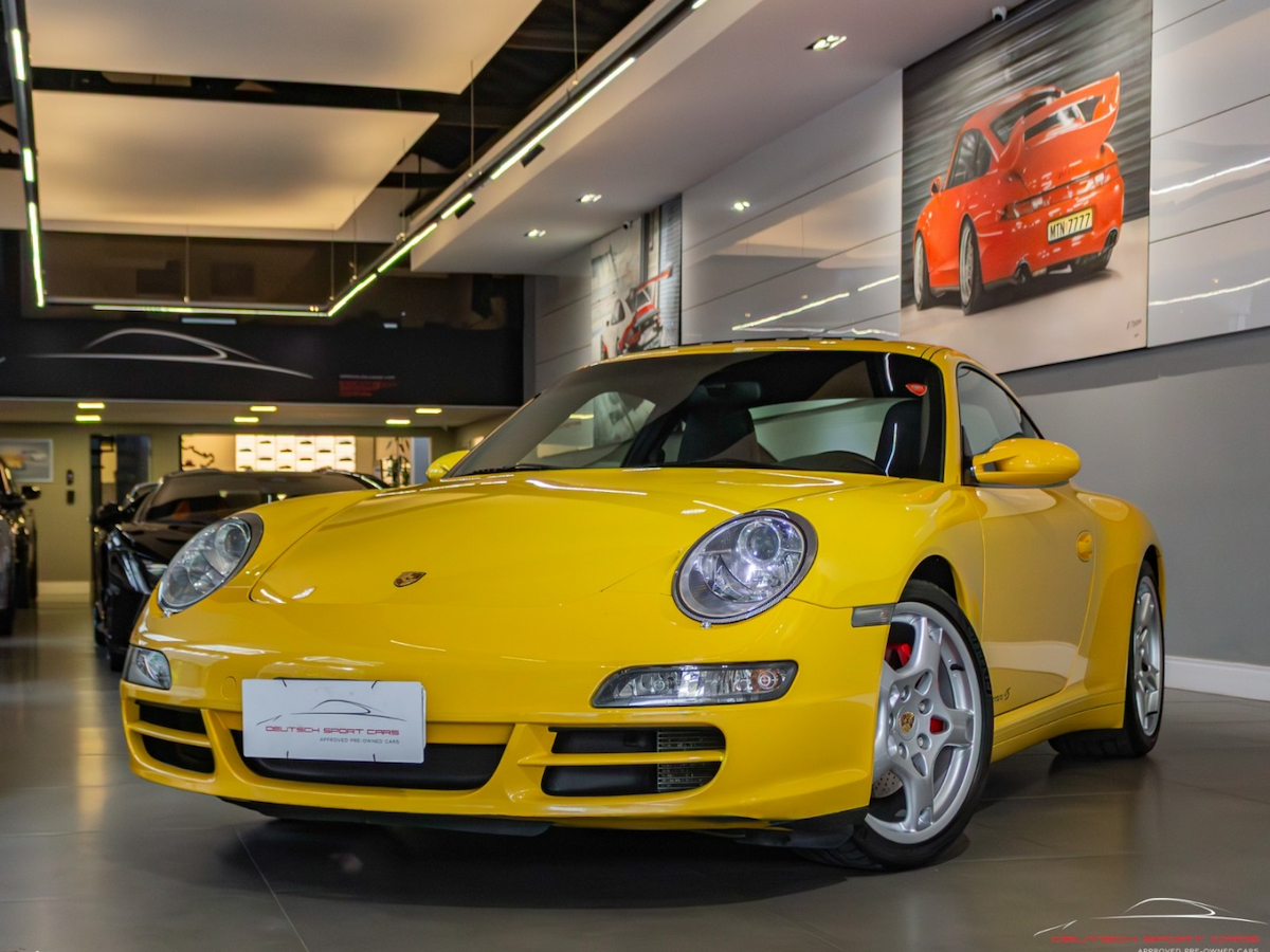 Foto do veículo PORSCHE 911 3.8 CARRERA 4S COUPÉ 6 CILINDROS 24V GASOLINA 2P MANUAL 2007/2008 28.246 KM R$ 597.000,00