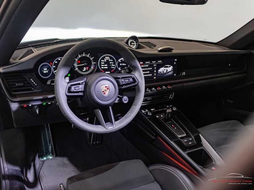 Foto do veículo PORSCHE 911 3.0 24V H6 GASOLINA CARRERA GTS PDK 2023 11.981 KM 899.000,00
