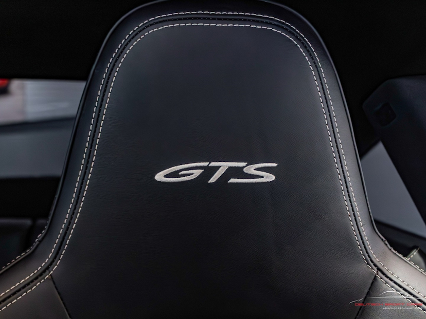 Foto do veículo PORSCHE 911 3.0 24V H6 GASOLINA CARRERA GTS PDK 2023 11.981 KM 899.000,00