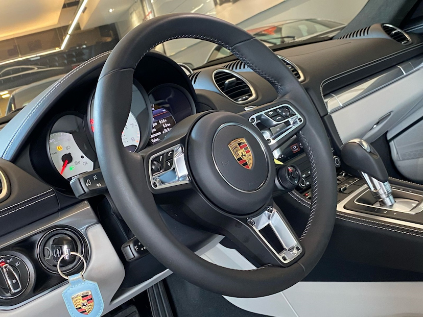 Foto do veículo PORSCHE 718 2.0 16V H4 GASOLINA CAYMAN PDK 2024 804 KM 499.000,00