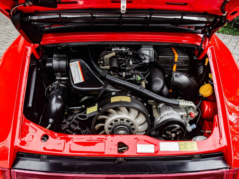 Foto do veículo PORSCHE 911 3.6 CARRERA COUPÉ 6 CILINDROS 24V GASOLINA 2P TIPTRONIC 1991 61.144 KM 789.900,00