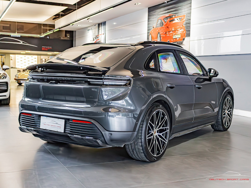 Foto do veículo PORSCHE MACAN 4 ELÉTRICO 2024 5.646 KM 720.000,00