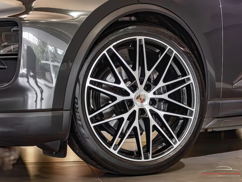Foto do veículo PORSCHE MACAN 4 ELÉTRICO 2024 5.646 KM 720.000,00