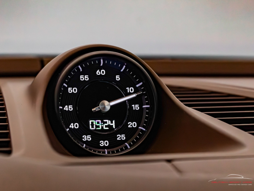 Foto do veículo PORSCHE MACAN 4 ELÉTRICO 2024 5.646 KM 720.000,00