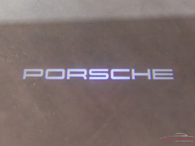 Foto do veículo PORSCHE MACAN 4 ELÉTRICO 2024 5.646 KM 720.000,00
