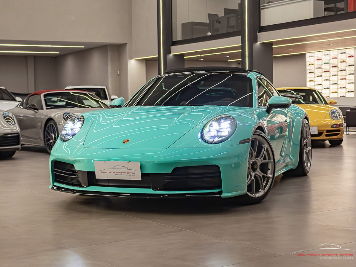 Foto do veículo PORSCHE 911 3.0 24V H6 GASOLINA CARRERA PDK 2025/2025 2.241 KM R$ 990.000,00