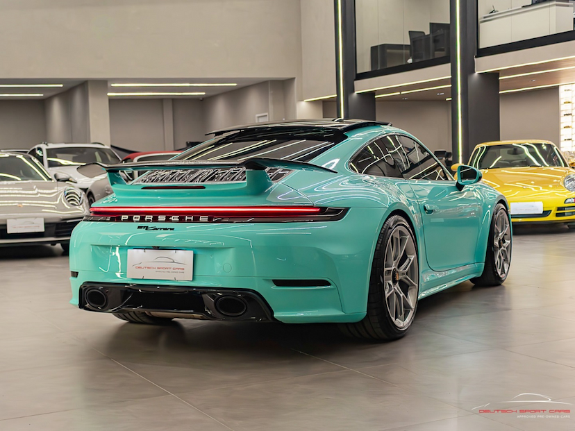 Foto do veículo PORSCHE 911 3.0 24V H6 GASOLINA CARRERA PDK 2025 2.241 KM 990.000,00