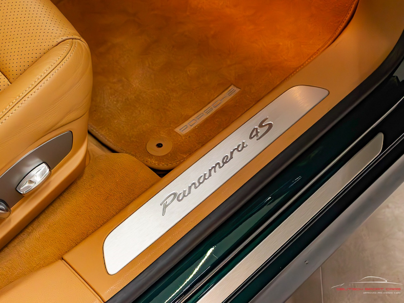 Foto do veículo PORSCHE PANAMERA 4.8 4S V8 GASOLINA 4P AUTOMÁTICO 2010 30.484 KM 299.000,00