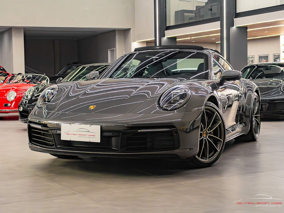 Foto do veículo PORSCHE 911 3.0 24V H6 GASOLINA CARRERA PDK 2022/2022 10.203 KM R$ 739.900,00