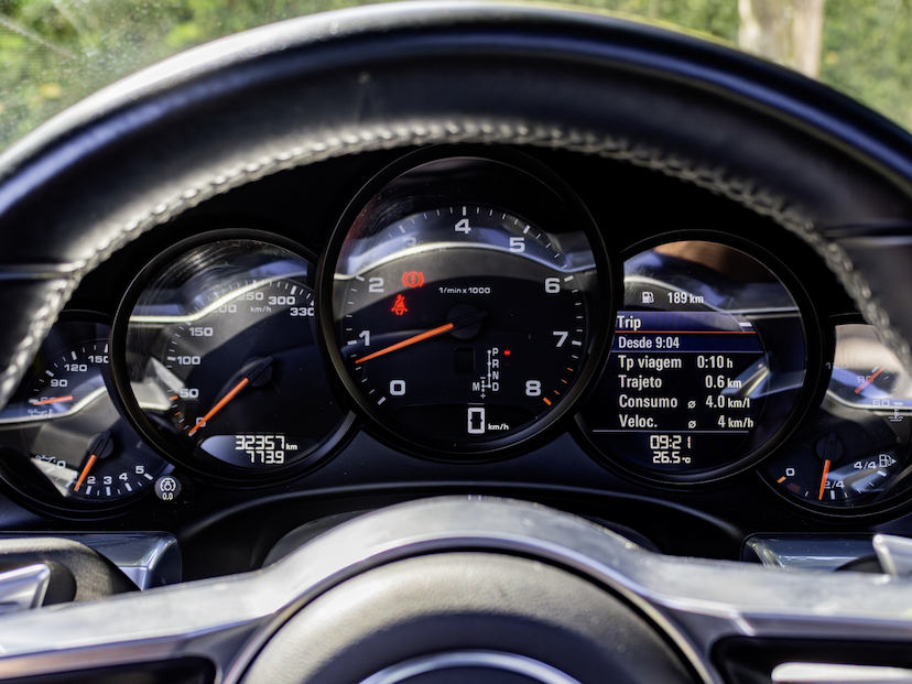 Foto do veículo PORSCHE 911 3.0 24V H6 GASOLINA CARRERA PDK 2018 49.000 KM 580.000,00