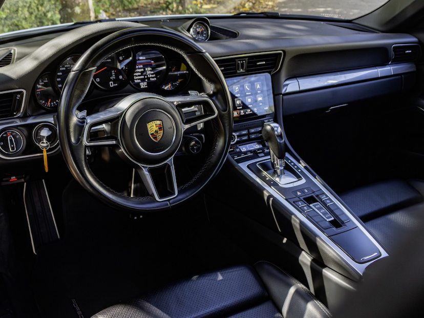 Foto do veículo PORSCHE 911 3.0 24V H6 GASOLINA CARRERA PDK 2018 49.000 KM 580.000,00