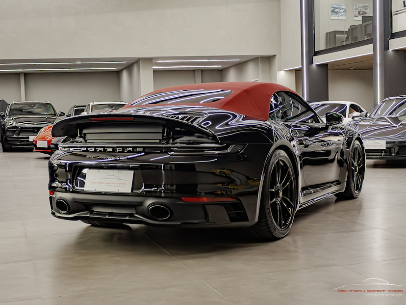 Foto do veículo PORSCHE 911 3.0 24V H6 GASOLINA CARRERA GTS CABRIOLET PDK 2024 3.033 KM 1.150.000,00