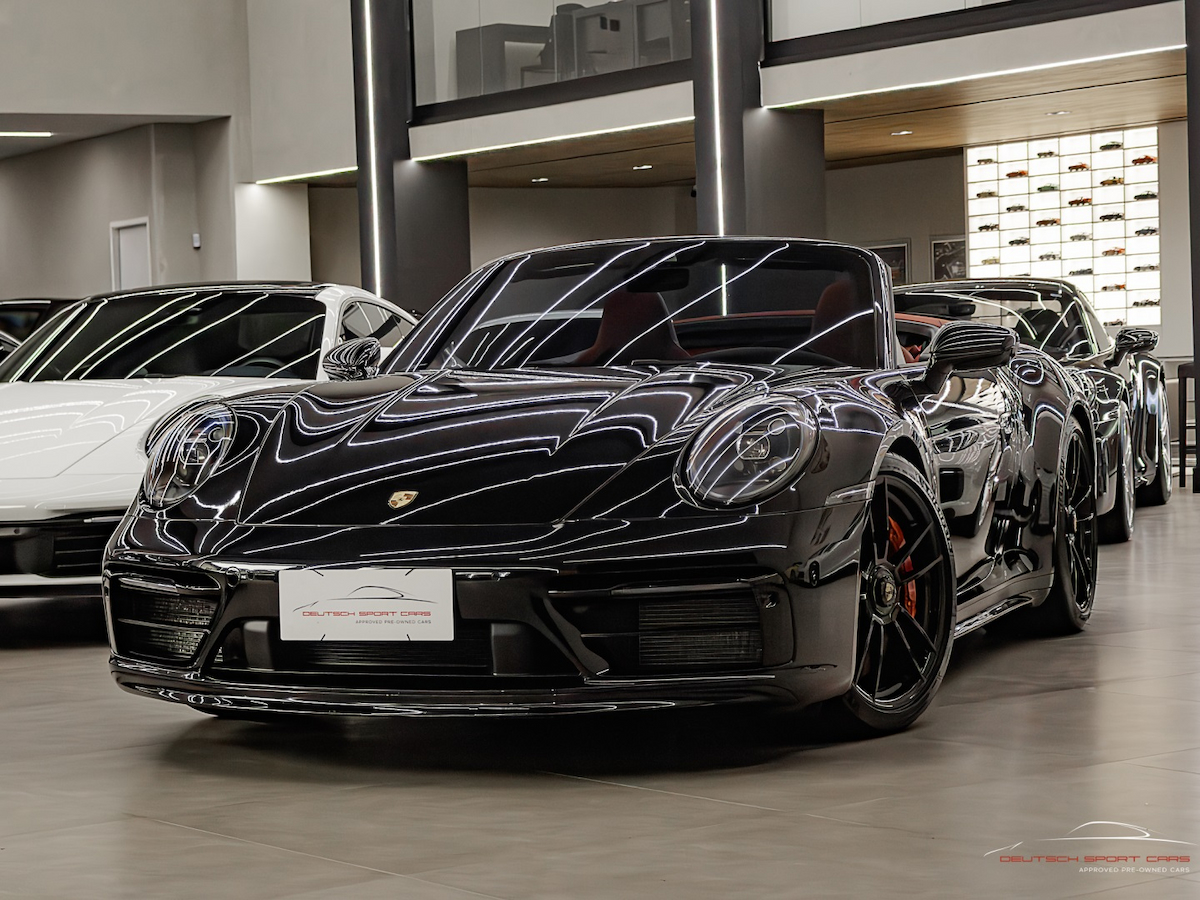 Foto do veículo PORSCHE 911 3.0 24V H6 GASOLINA CARRERA GTS CABRIOLET PDK 2023/2024 3.033 KM R$ 1.150.000,00