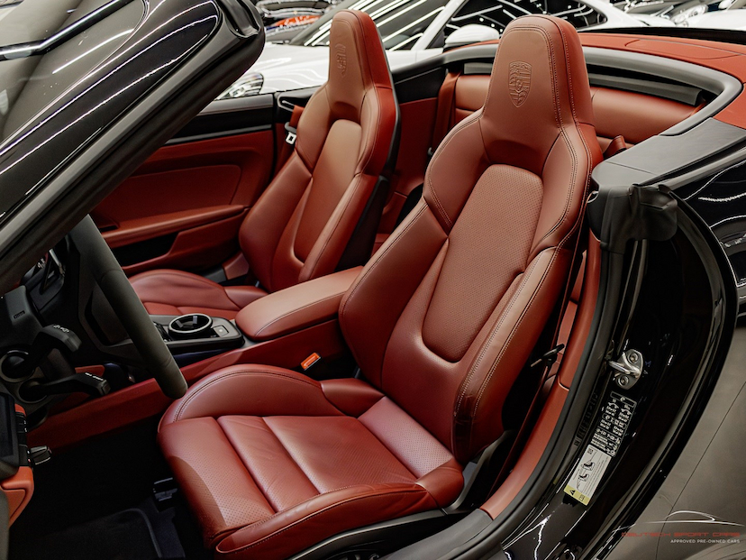 Foto do veículo PORSCHE 911 3.0 24V H6 GASOLINA CARRERA GTS CABRIOLET PDK 2024 3.033 KM 1.150.000,00