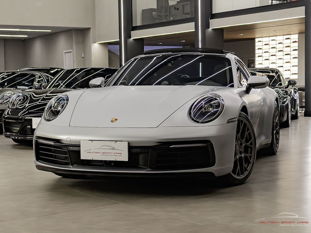 Foto do veículo PORSCHE 911 3.0 24V H6 GASOLINA CARRERA PDK 2022/2022 14.342 KM R$ 749.000,00