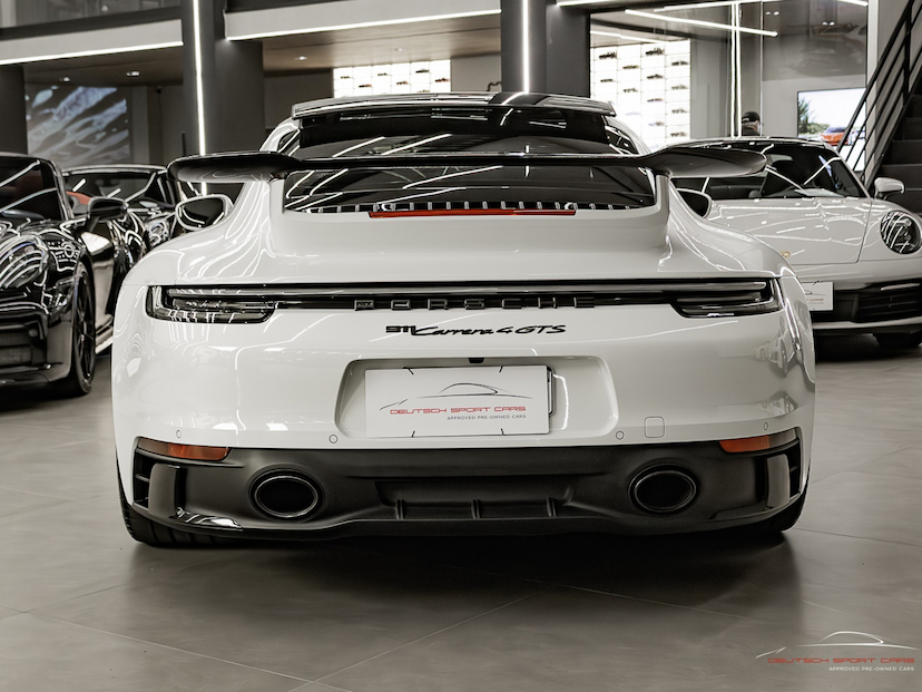 Foto do veículo PORSCHE 911 3.0 24V H6 GASOLINA CARRERA 4 GTS PDK 2023 10.000 KM 889.000,00