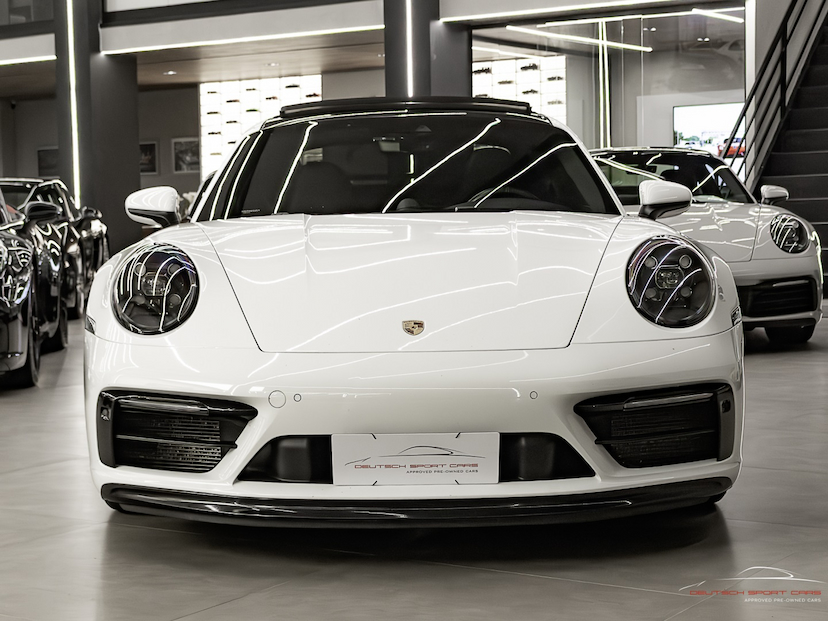 Foto do veículo PORSCHE 911 3.0 24V H6 GASOLINA CARRERA 4 GTS PDK 2023 10.000 KM 889.000,00