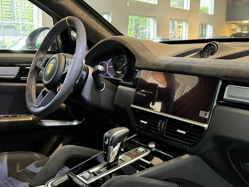 Foto do veículo PORSCHE CAYENNE 4.0 V8 GASOLINA TURBO GT COUPÉ AWD TIPTRONIC S 2023 28.000 KM 758.000,00