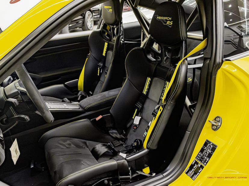 Foto do veículo PORSCHE 911 3.8 24V H6 TURBO GASOLINA GT2 RS PDK 2019 4.800 KM 5.500.000,00