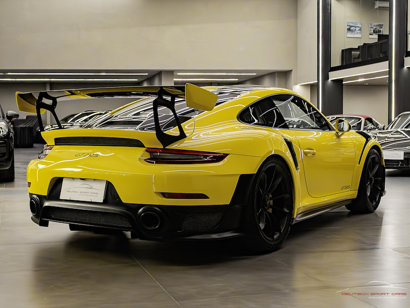 Foto do veículo PORSCHE 911 3.8 24V H6 TURBO GASOLINA GT2 RS PDK 2019 4.800 KM 5.500.000,00